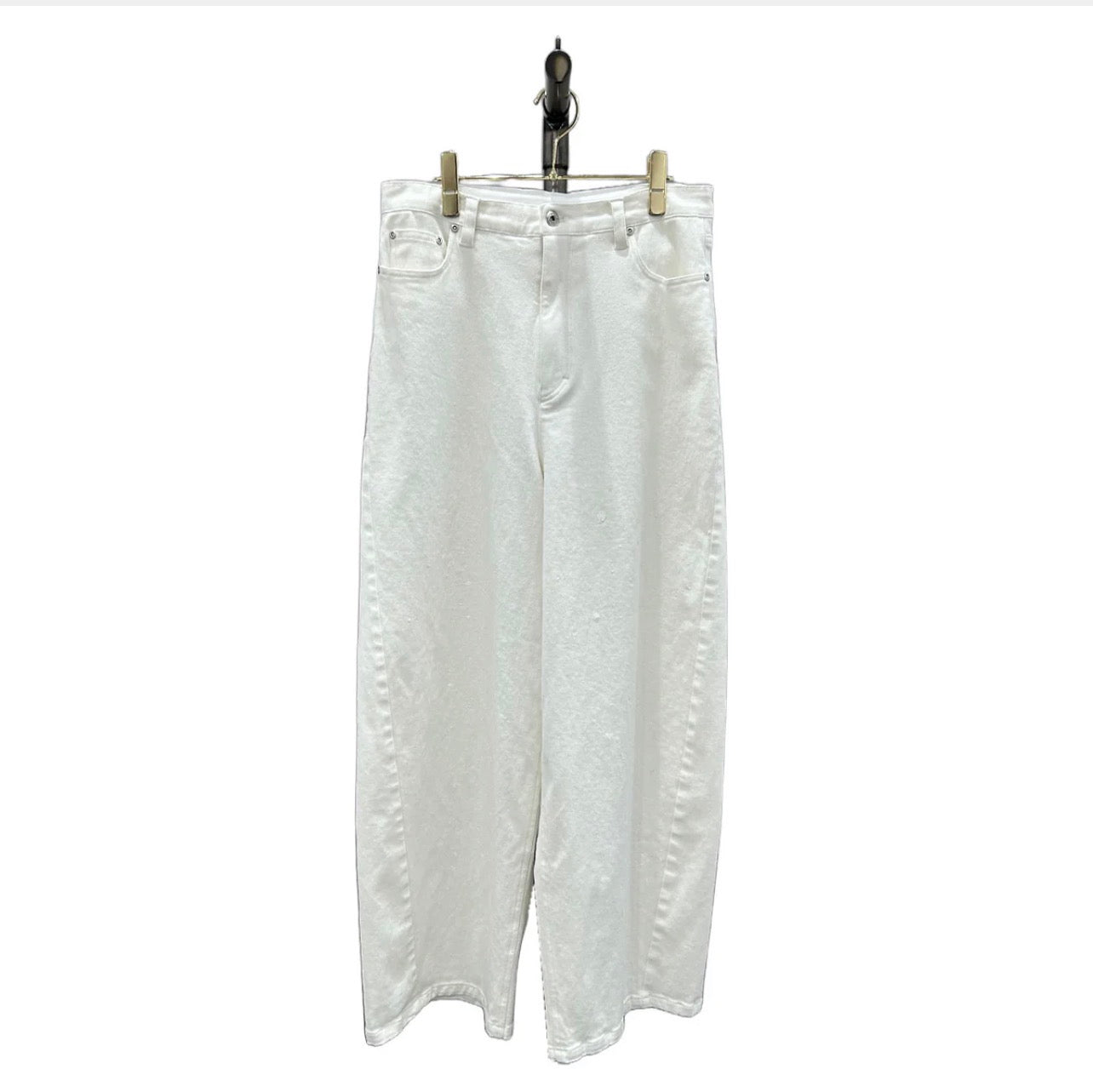 【ayane】(ペイントなし)ホワイトデニムバレルレッグパンツ/836643