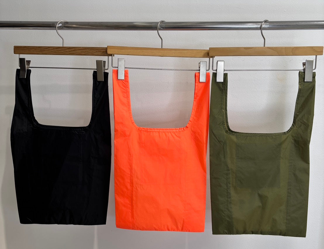 【ROSIEE】チャーム付女の子柄プリントマルシェバッグ/R781031