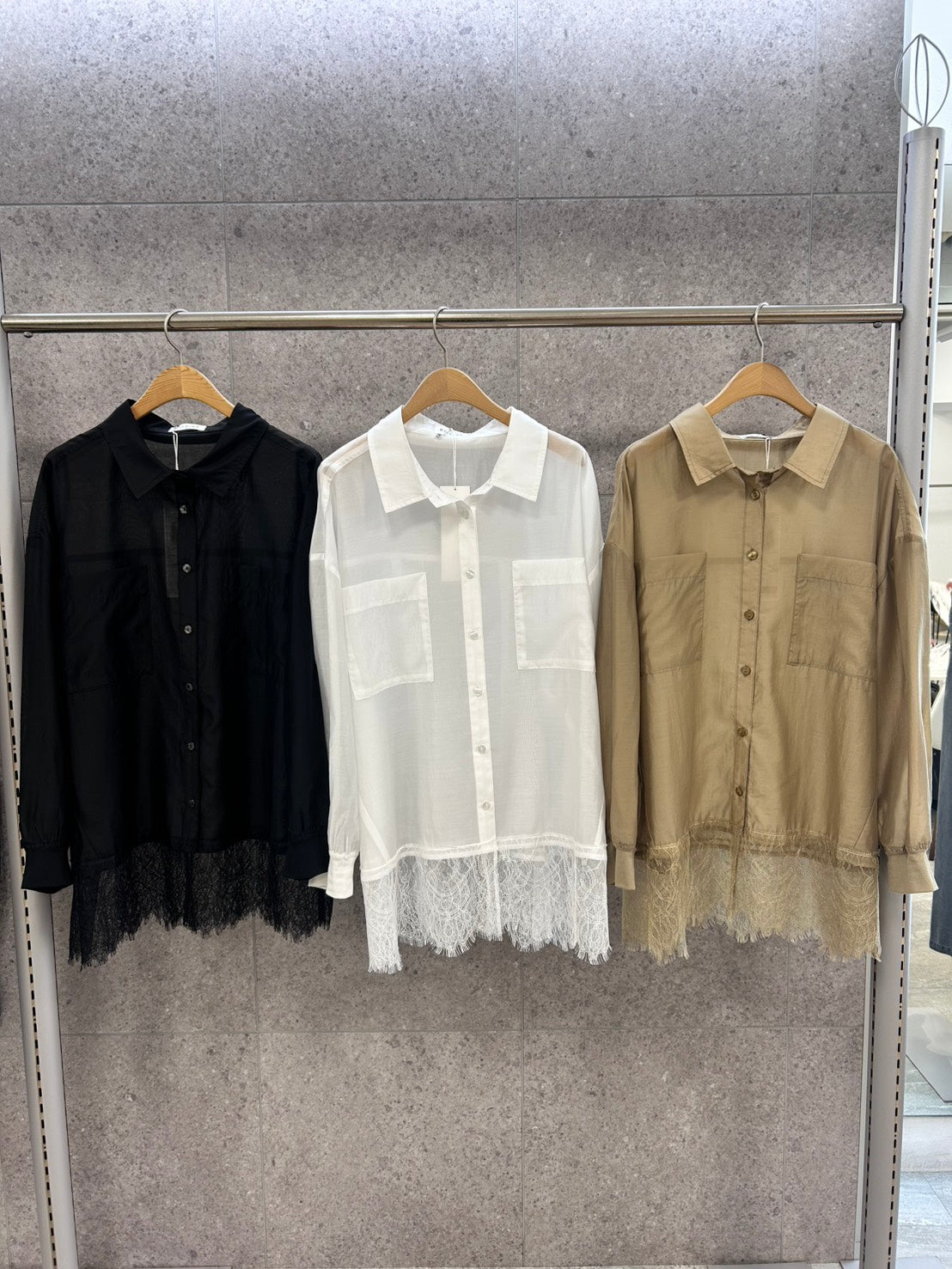 【ROSIEE】裾レースシアーシャツ/R813208