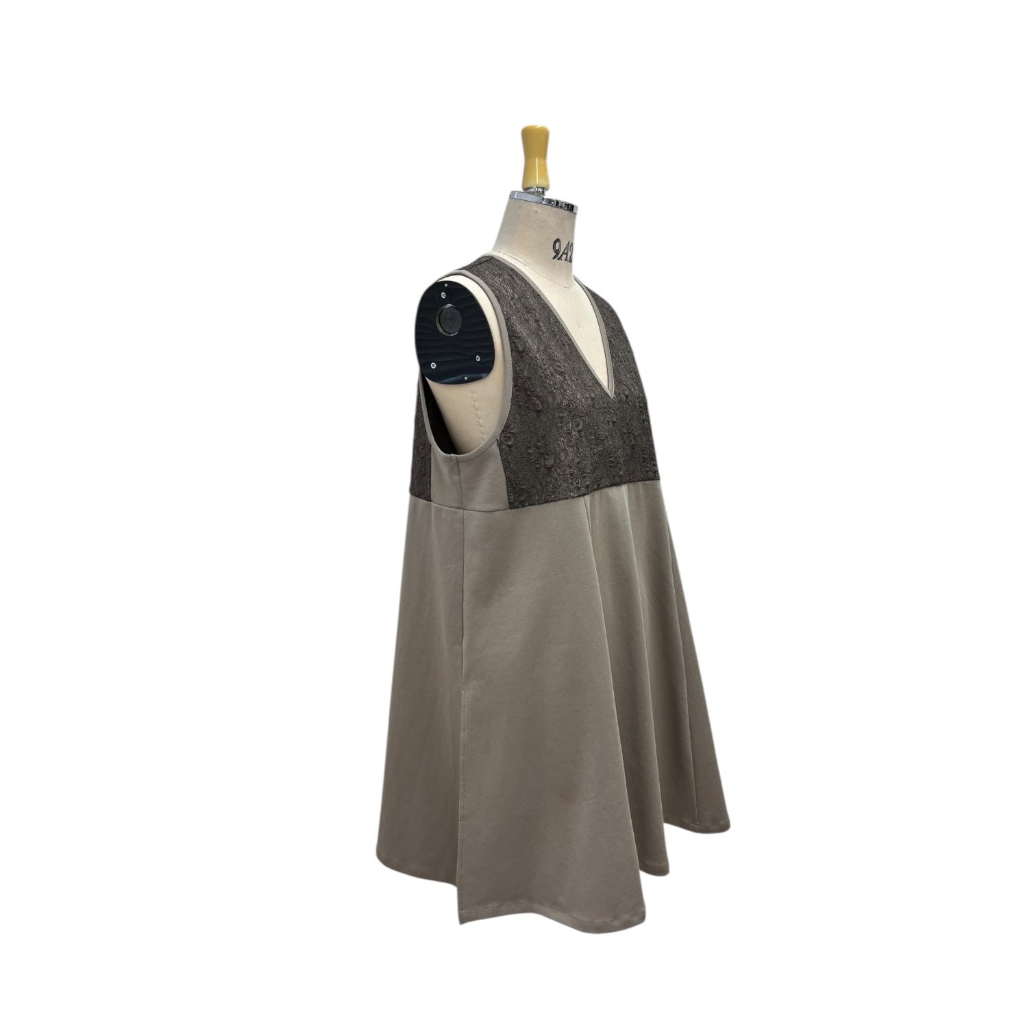 【ayane】ポンチ素材チュニック丈フレアベスト/816338