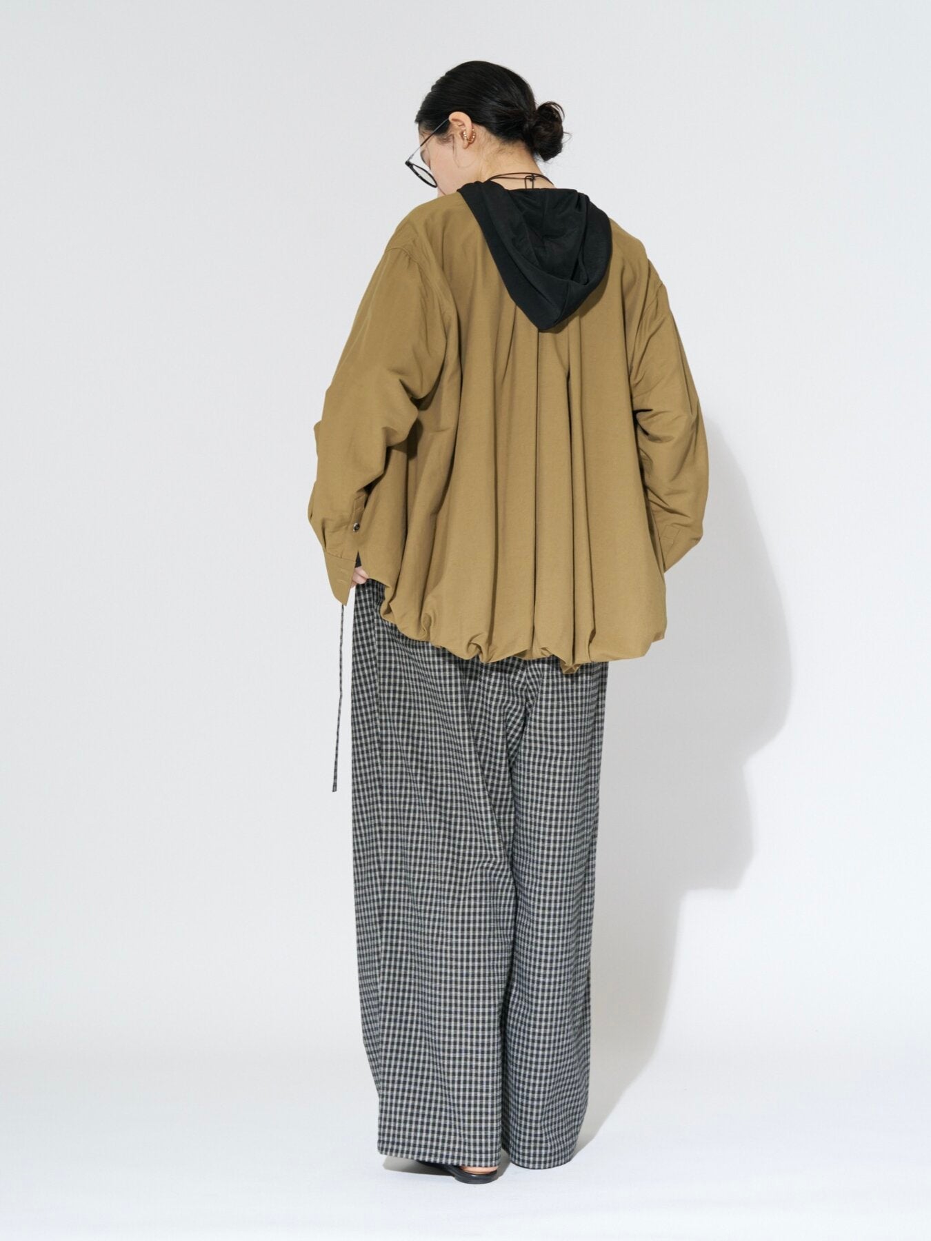 【CHIGNON】フロストシアーフーディープルオーバー/8264-049KK