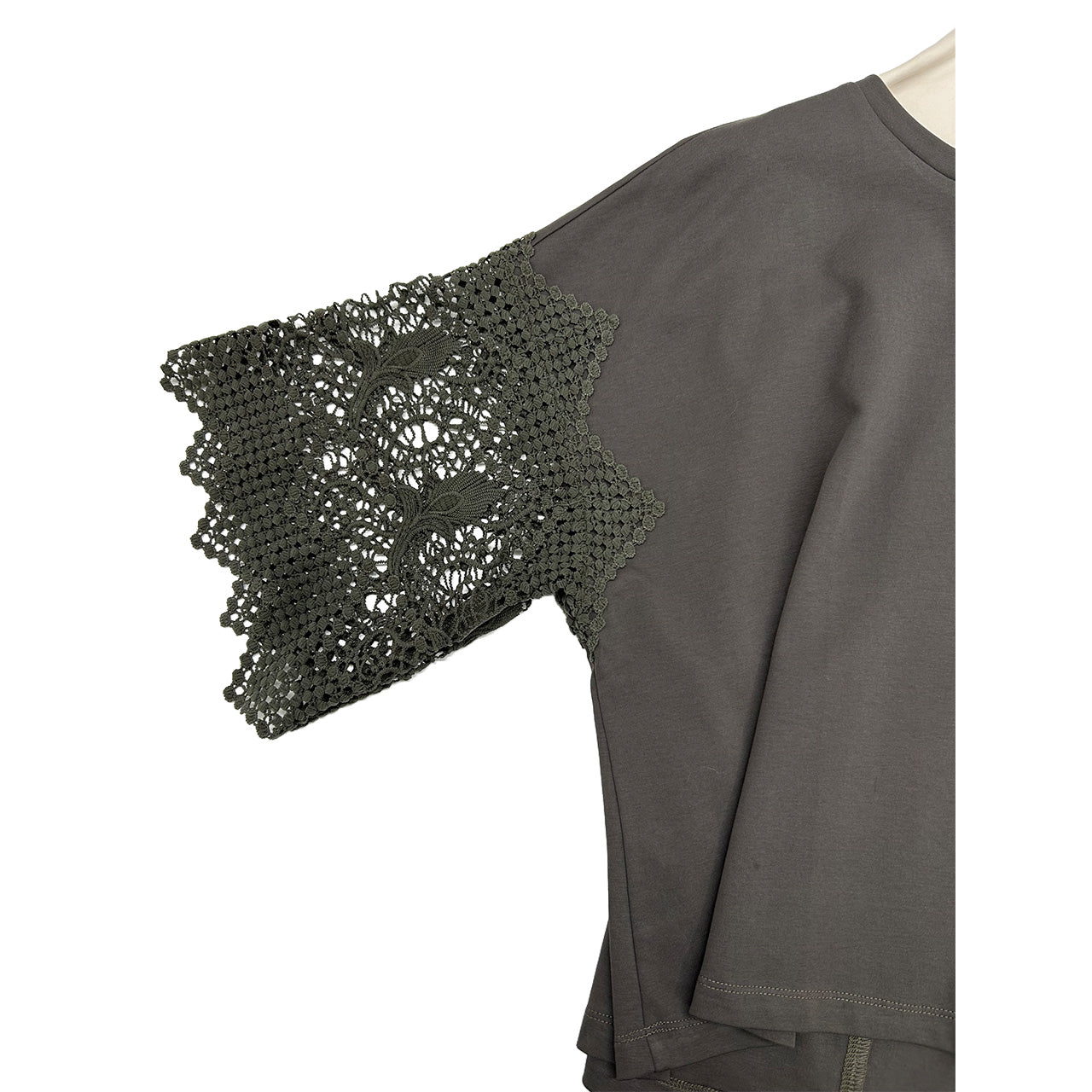 【ayane】袖レースTシャツ/836616