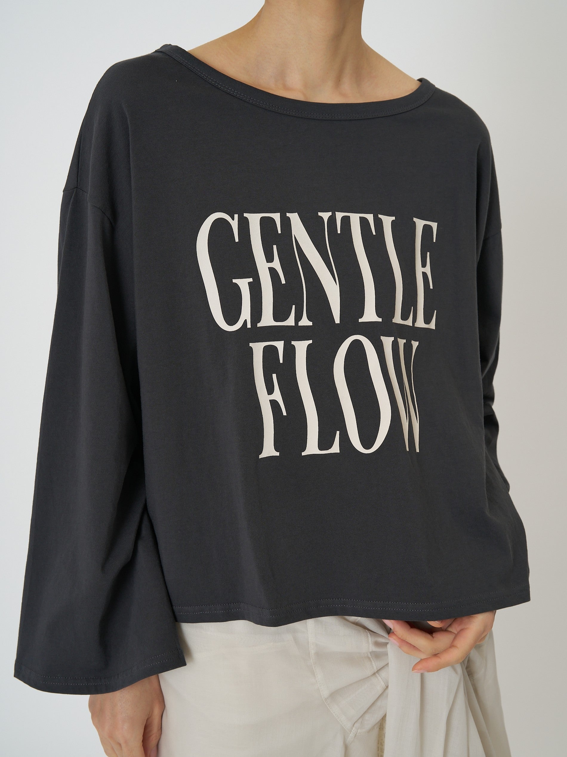 【CHIGNON】”FLOW”ウェイブロゴTee/8461-103KK