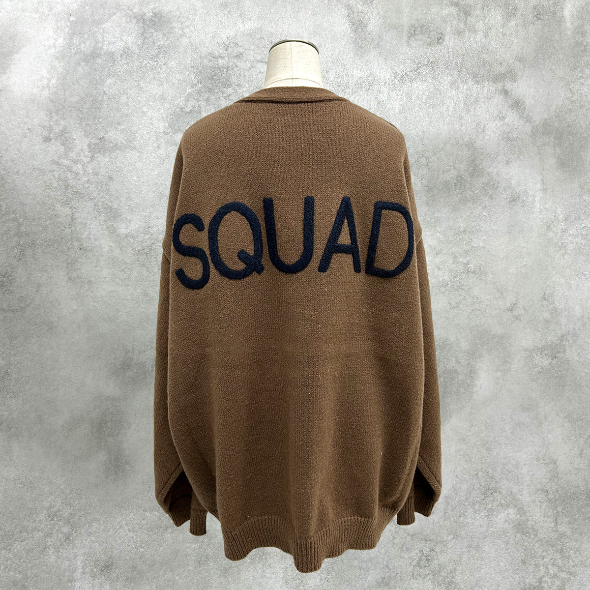 【ayane】ロゴ刺繡ニットカーディガン/897137