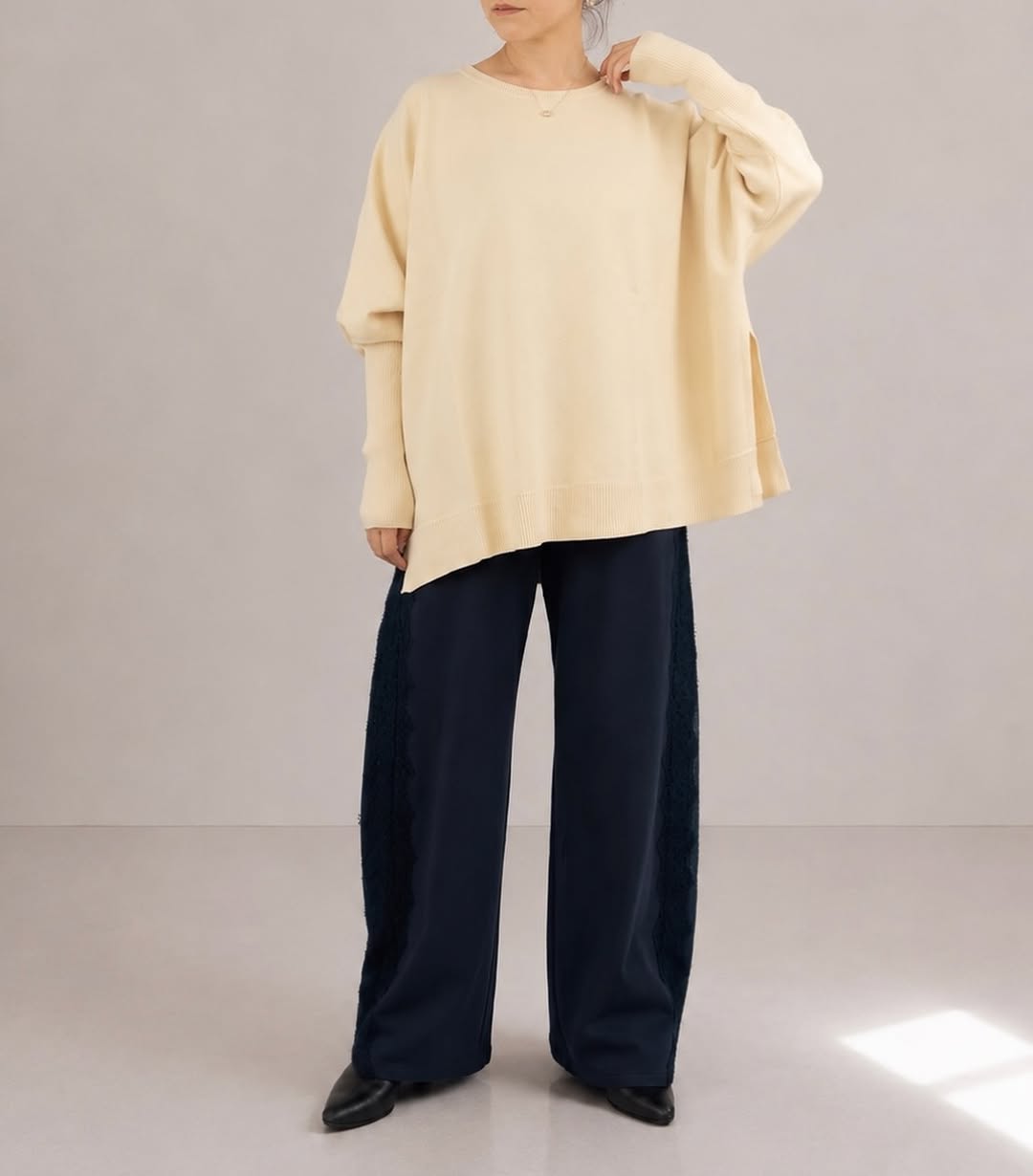【QTUME】Tシャツ以上スウェット未満ポンチョニット/652-25631