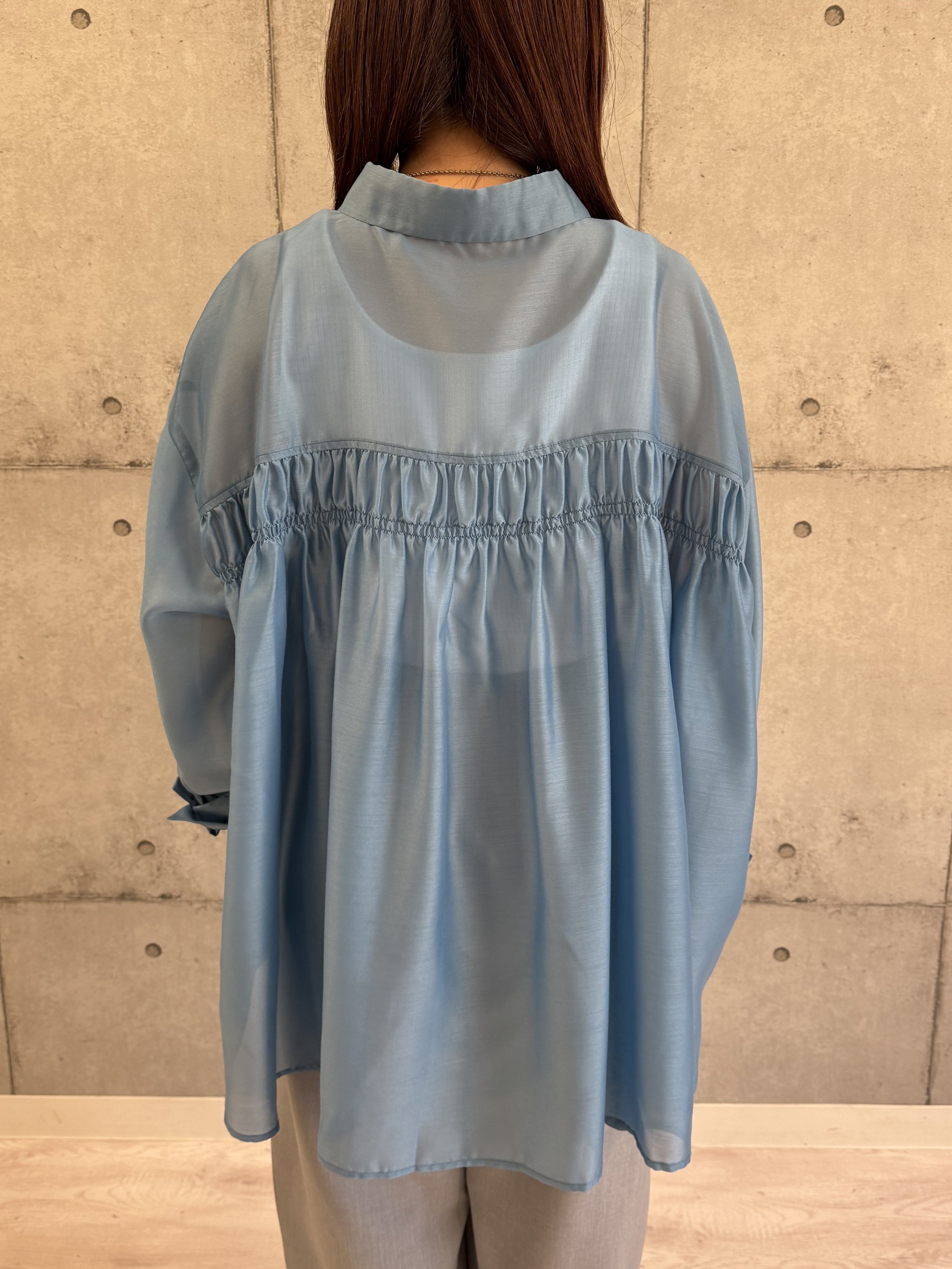 【ROSIEE】後ろシャーリングシアーシャツ/R813213