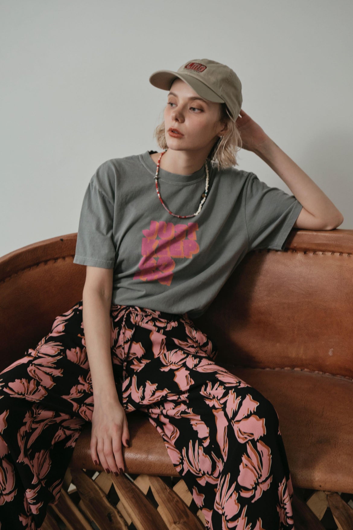 【LE MÉLANGE】ロゴプリントTシャツ/8621005