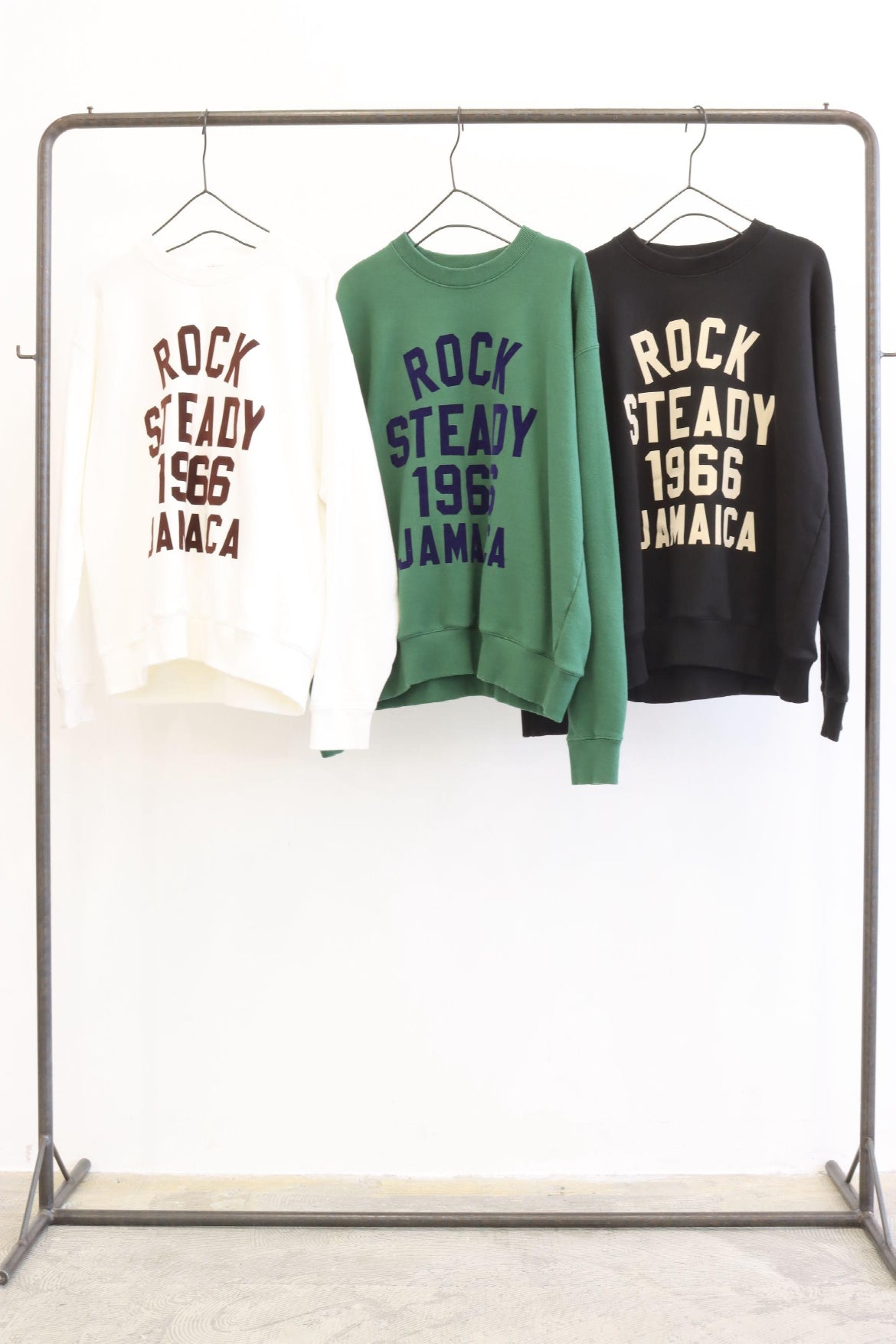 【LE MÉLANGE】フロッキープリントトレーナー/8711002/8711003
