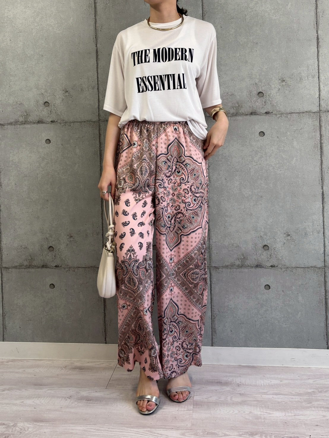 【ROSIEE】ソフトな風合いフロッキープリントTシャツ/R810317