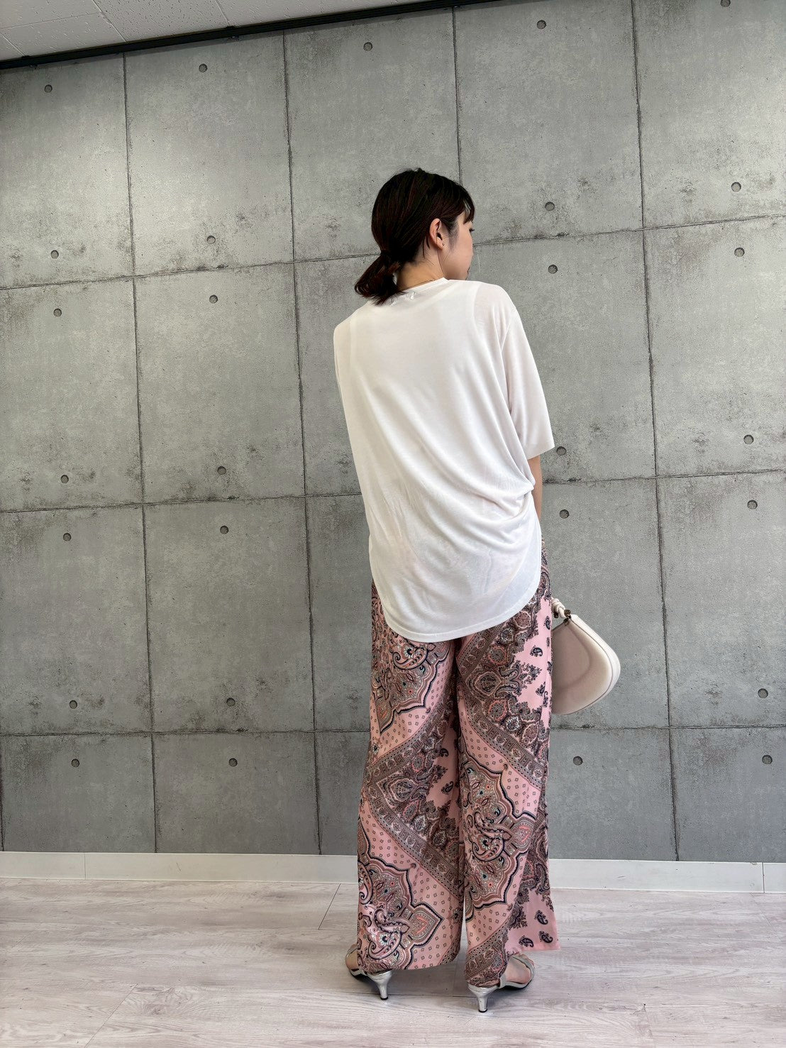 【ROSIEE】ソフトな風合いフロッキープリントTシャツ/R810317