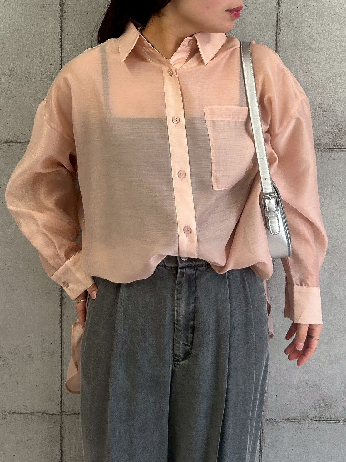 【ROSIEE】後ろシャーリングシアーシャツ/R813213