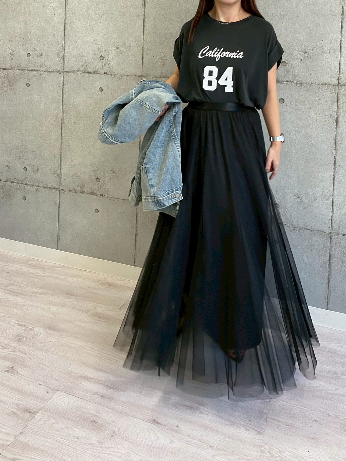 【ROSIEE】ソフトな風合いフロッキー肩タックプリントTシャツ/R810304