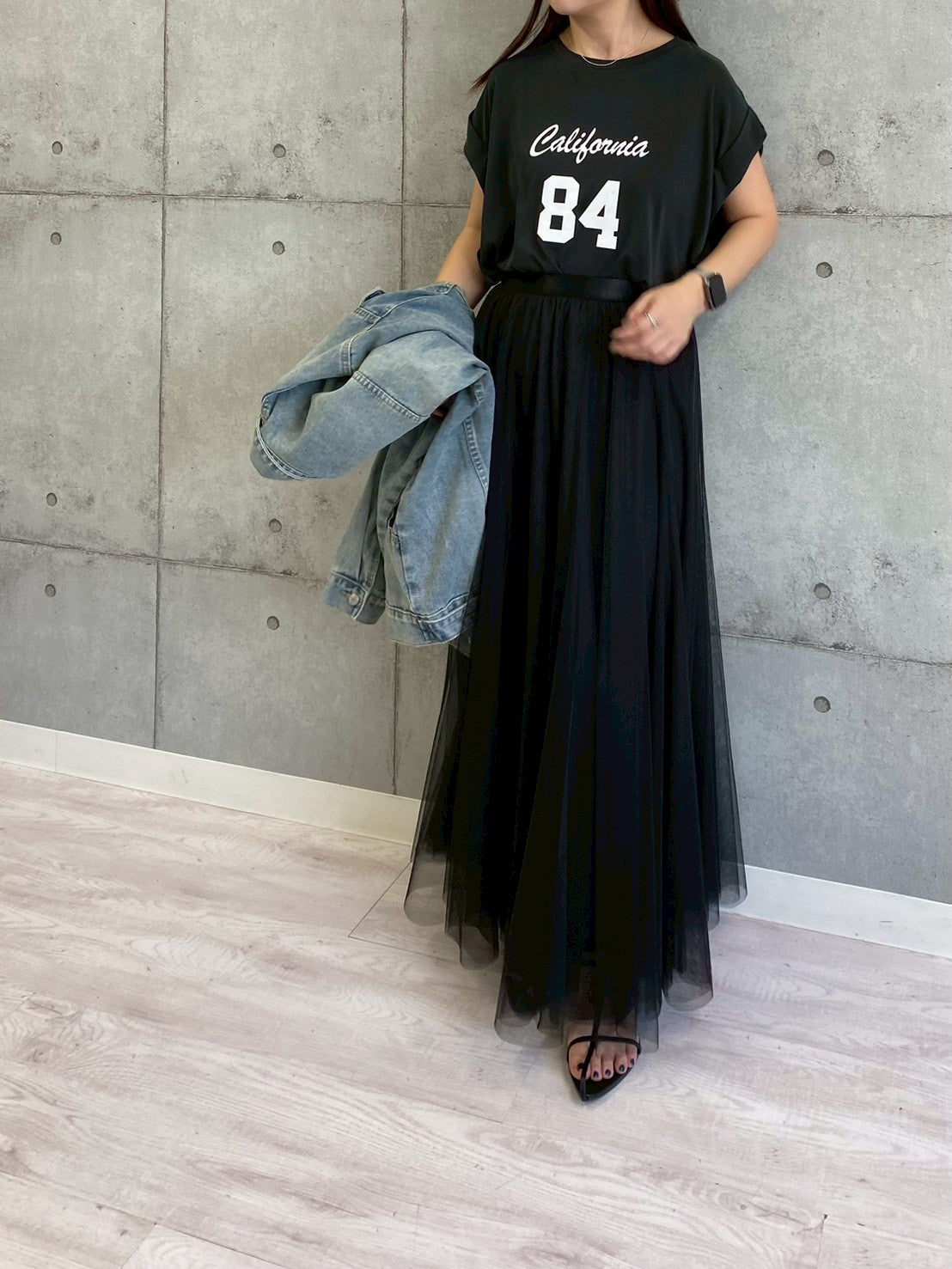 【ROSIEE】ソフトな風合いフロッキー肩タックプリントTシャツ/R810304