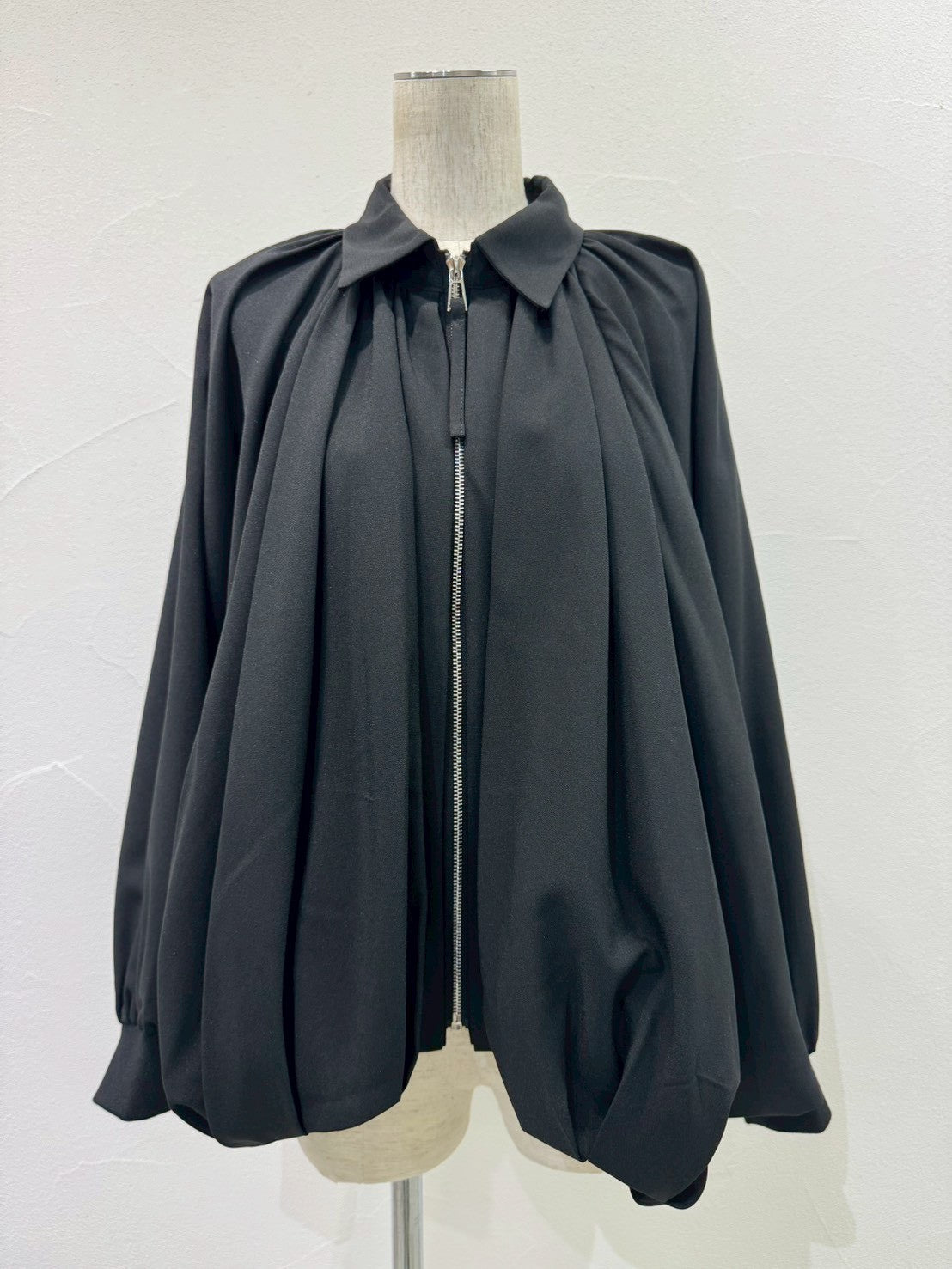 CYAN TOKYO】ラウンドギャザードルマンブルゾン/610420