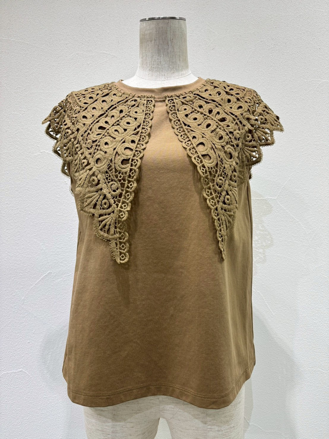 【CYAN TOKYO】レースカラーノースリトップス/601478