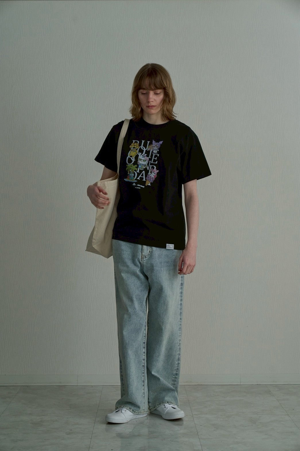 【Ordinary】Ordinaryミーツスリーアーティストコラボレーションズ ランダムタイポTシャツ/BO26-541T