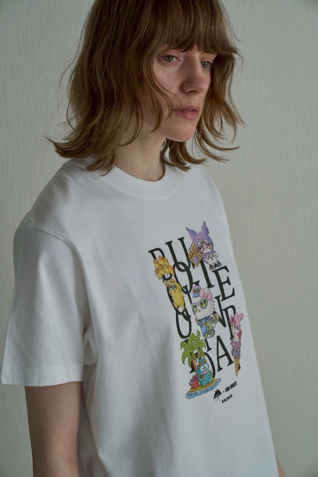 【Ordinary】Ordinaryミーツスリーアーティストコラボレーションズ ランダムタイポTシャツキッズ/BO26-542T