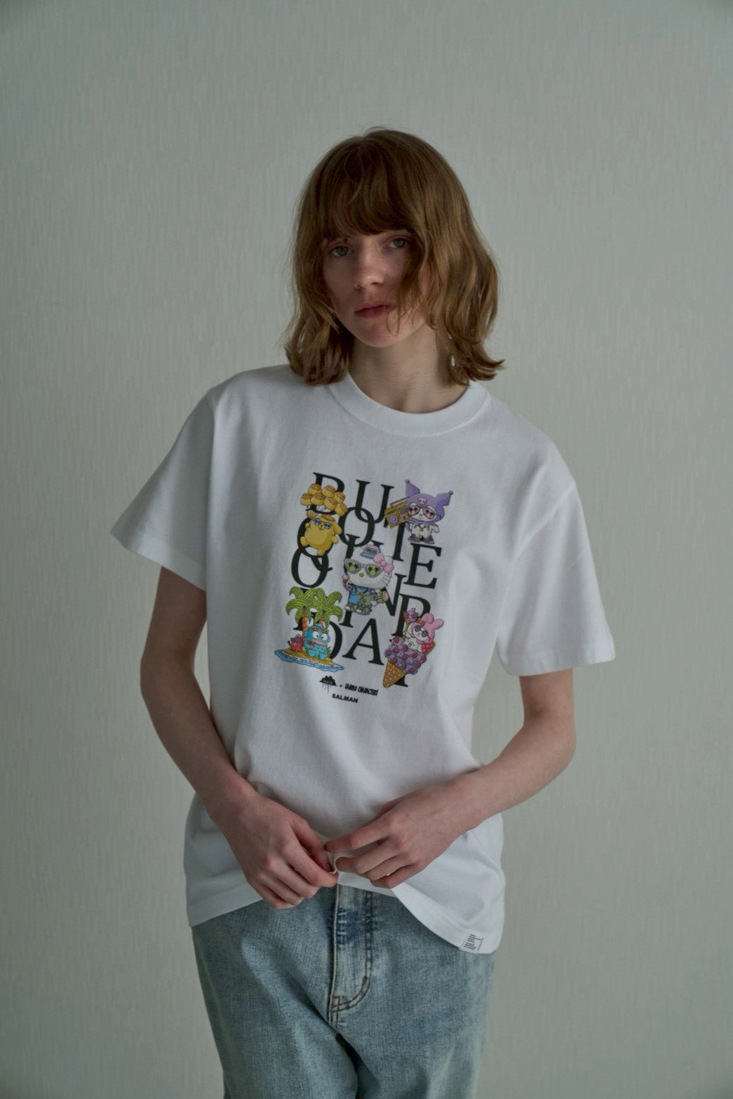 【Ordinary】Ordinaryミーツスリーアーティストコラボレーションズ ランダムタイポTシャツ/BO26-541T