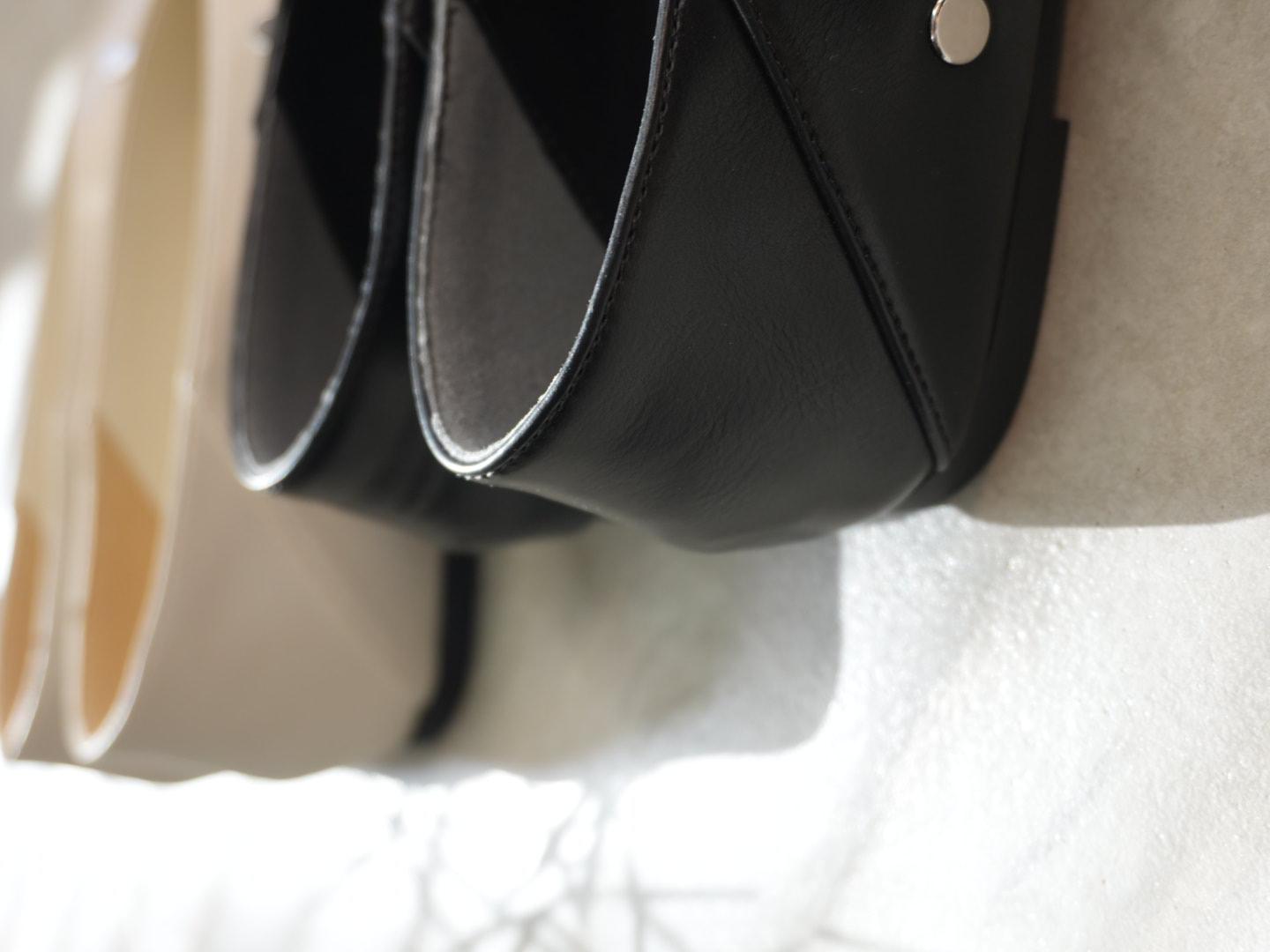 【ATELIER BRUGGE】スタッズポインテッドフラットシューズ/26KS-26