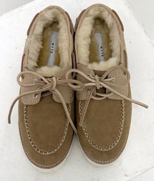 【WYTE】ペイズリーエンボスシープスキンデッキシューズ/12-90091