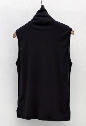 【WYTE】ウェアラブルフロント＆バックスリーブレスハイネックプルオーバー/11-40410