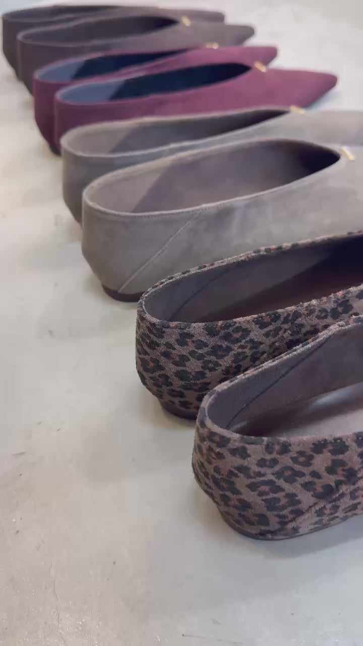 ATELIER BRUGGE】メタルモチーフスリップオンシューズ/26KS-59